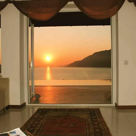 Luxury Caretta Villa *